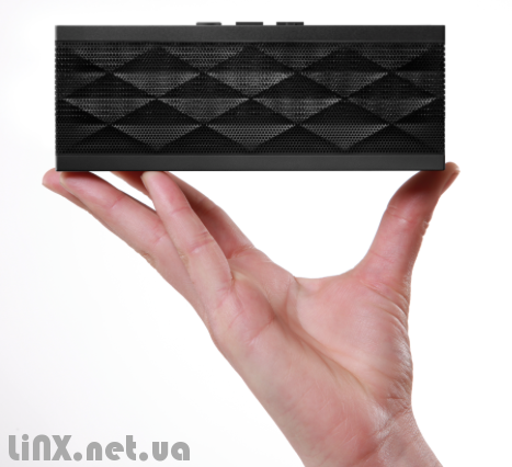 Jambox черный на руке